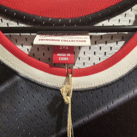 Brand new with tags New Jersey Nets Drazen Petrovic #3 Mitchell & Ness 1990-1991 - Picture 6 of 7